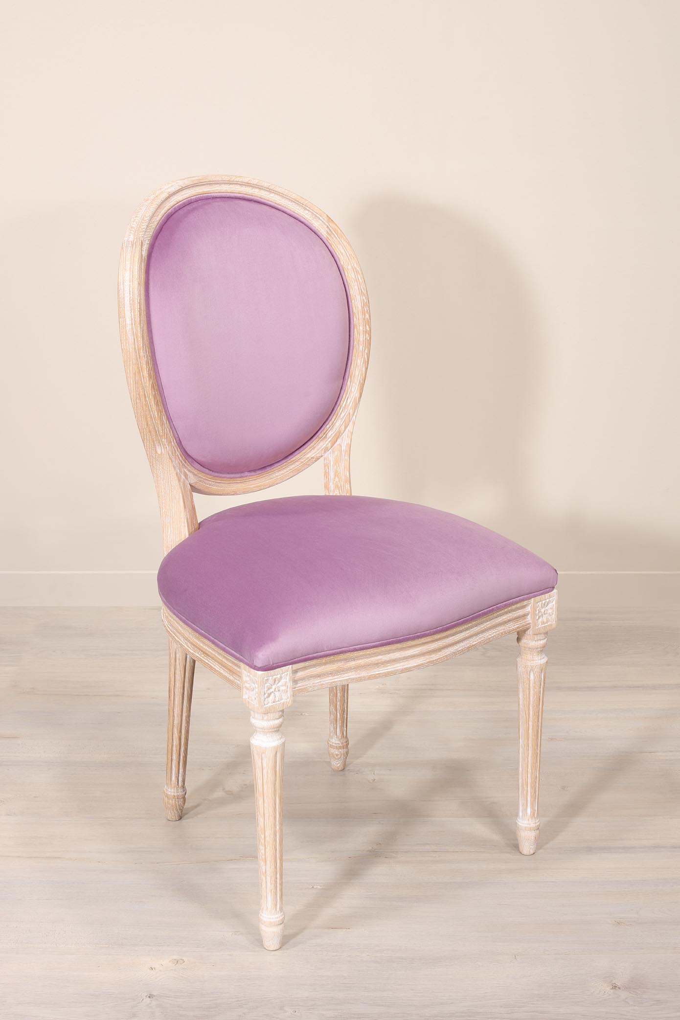 Chaise Simon  en Chêne Massif de style Louis XVI Finition Chêne Brossé Blanchi