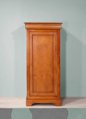 Armoire ou Bonnetière   en Merisier Massif de style Louis Philippe  Profondeur 60 cm