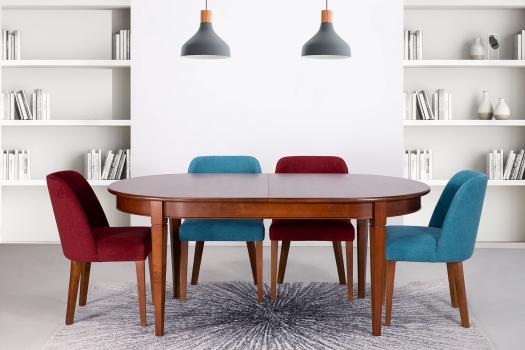 Table ovale 180x100  en Merisier de style Campagne 4 pieds fuseaux SEULEMENT 1 DISPONIBLE