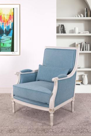 Fauteuil de style Louis XVI  en Chêne massif  Finition Ivoire patinée 